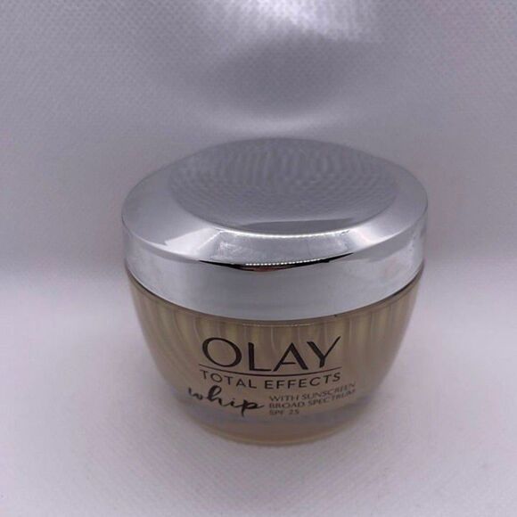 Olay Total Effects SPF Sunscreen Whip Face Moisturizer - Picture 7 of 10
